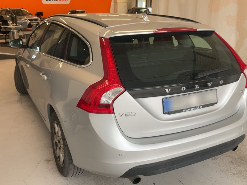 Volvo V60 1.6 T4 Momentum 2012 – снимка 6