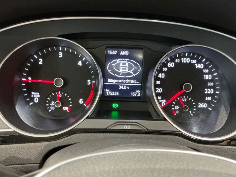Volkswagen Passat 2.0 TDI Comfortline BlueMotion Tech 2015 – снимка 19