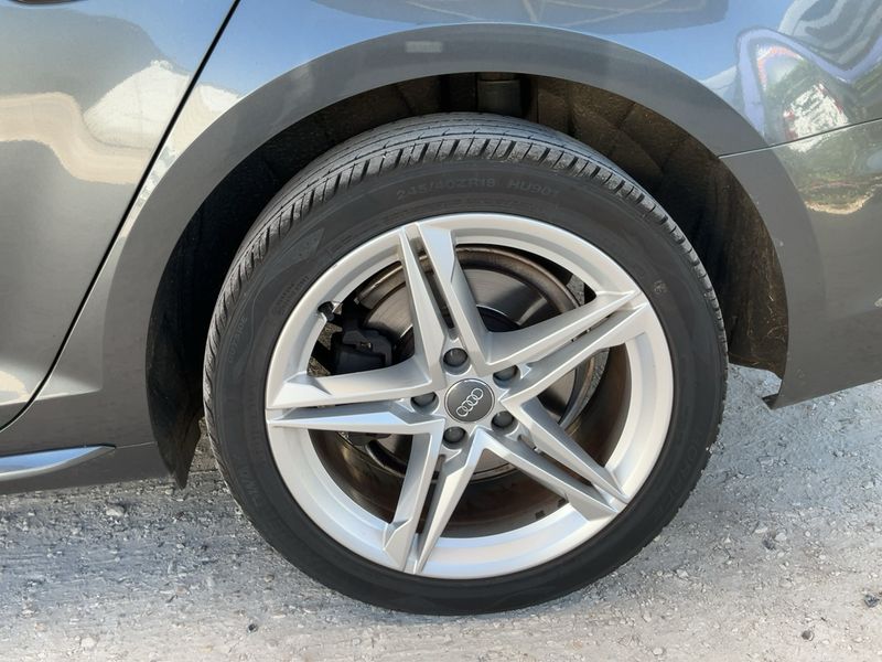 Audi A4 2.0 TDI S line 2018 – снимка 5