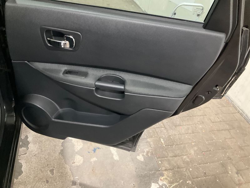Nissan Qashqai+2 2.0 Tekna 2011 – снимка 31