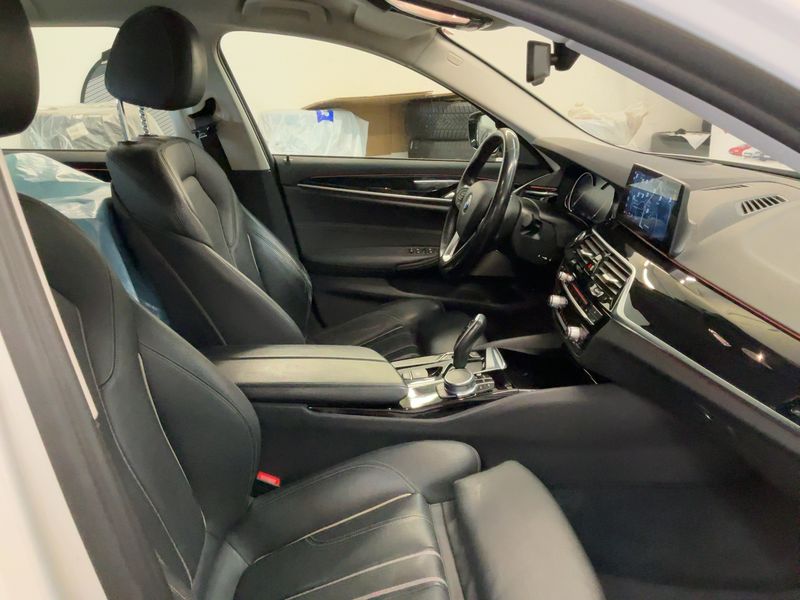 BMW 5er 530d Sport Line 2017 – снимка 17