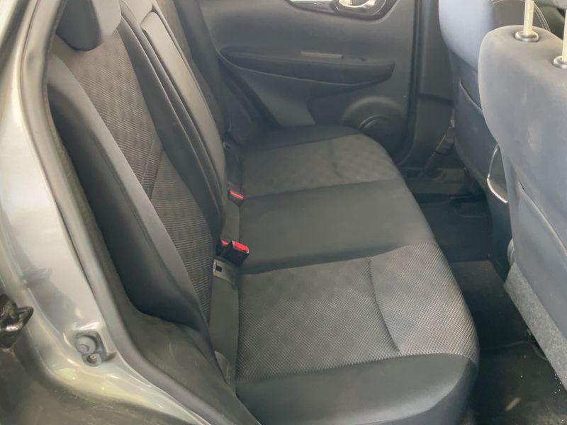 Nissan Qashqai 1.6 dCi Acenta + 2014 – снимка 19