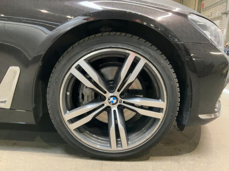 BMW 7er 740d xDrive 2018 – снимка 11