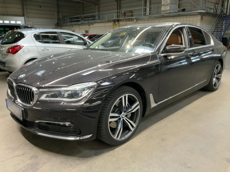 BMW 7er 740d xDrive 2018 – снимка 1