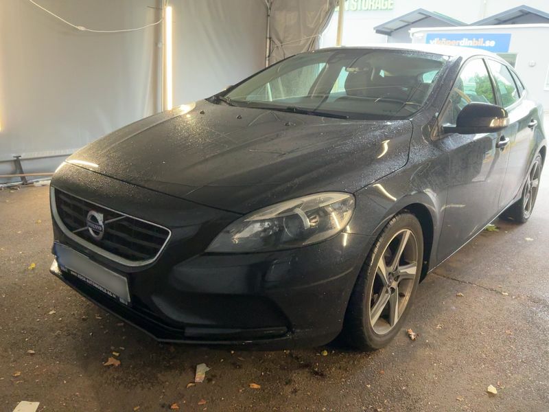 Volvo V40 1.6 D2 You! 2014 – снимка 1