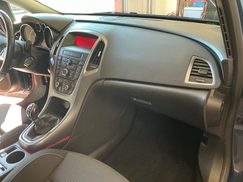Opel Astra 1.4 Turbo Style 2015 – снимка 26