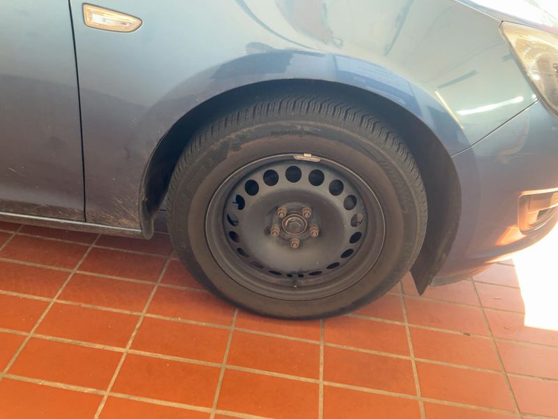Opel Astra 1.4 Turbo Style 2015 – снимка 11