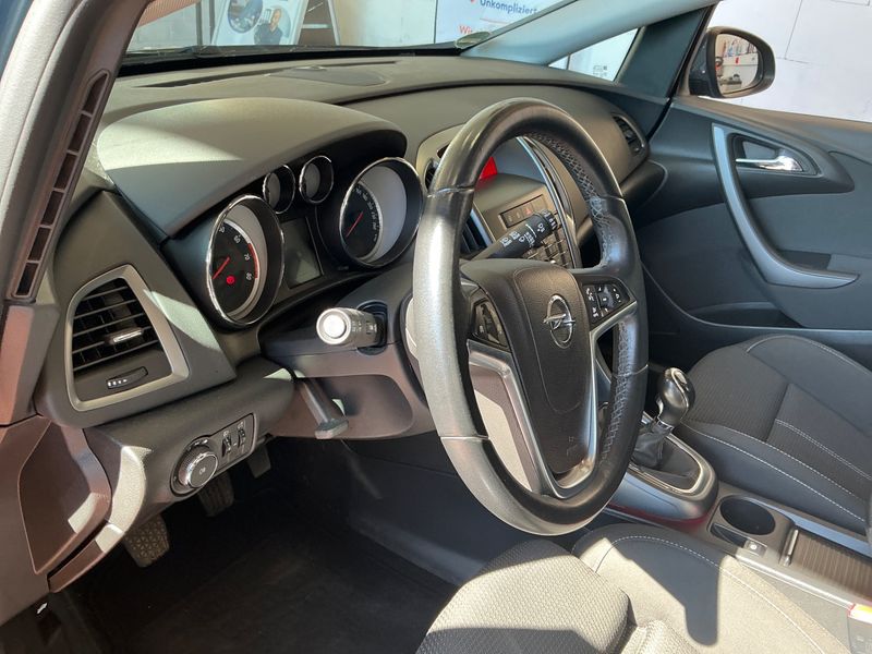 Opel Astra 1.4 Turbo Style 2015 – снимка 27