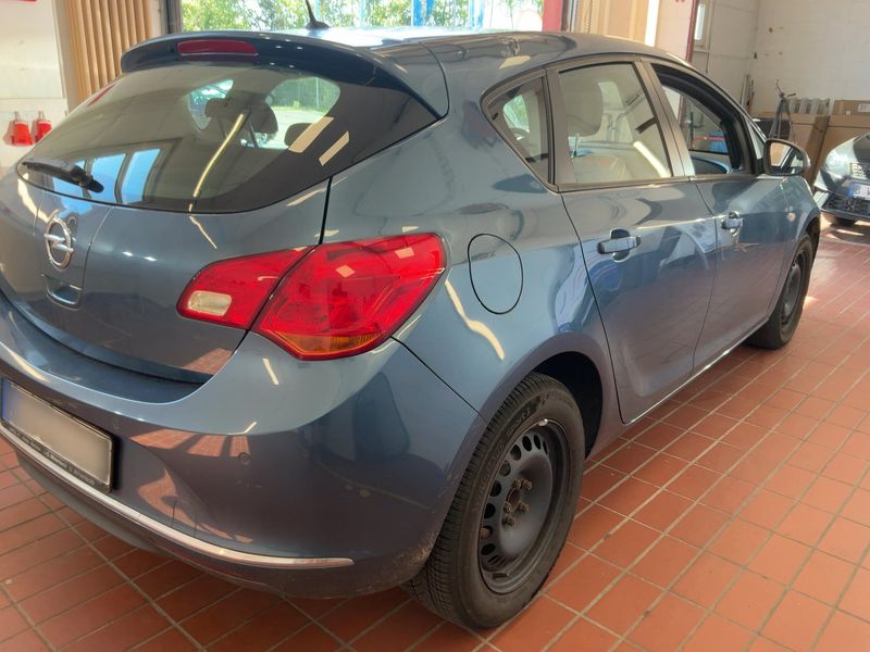 Opel Astra 1.4 Turbo Style 2015 – снимка 8