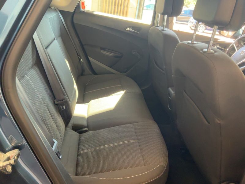 Opel Astra 1.4 Turbo Style 2015 – снимка 19
