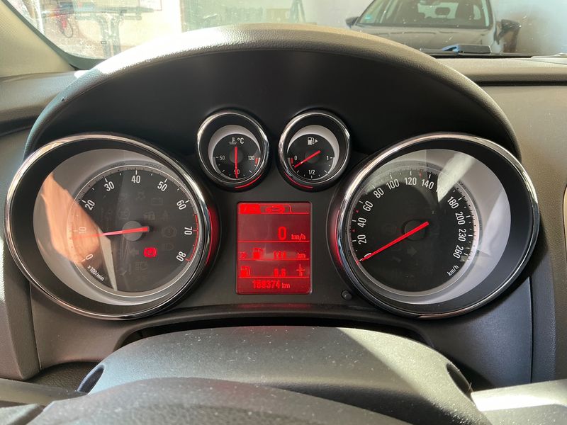 Opel Astra 1.4 Turbo Style 2015 – снимка 18