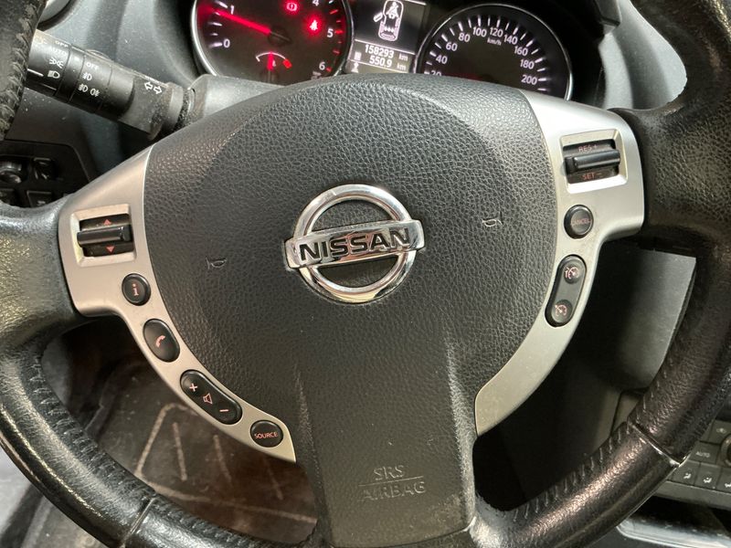 Nissan Qashqai 1.6 dCi Tekna 2013 – снимка 32