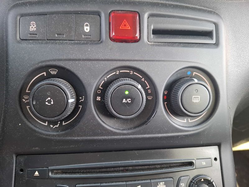 Citroen C3 Picasso 1.6 Blue-HDi Confort 2016 – снимка 27