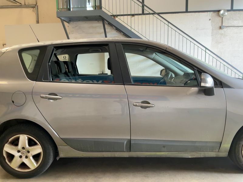 Renault Scenic 1.5 dCi Business 2012 – снимка 10