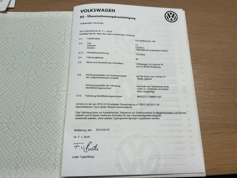 Volkswagen Touran 1.2 TSI Comfortline BlueMotion Tech 2013 – снимка 22