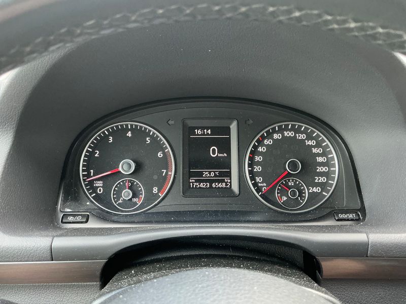 Volkswagen Touran 1.2 TSI Comfortline BlueMotion Tech 2013 – снимка 19