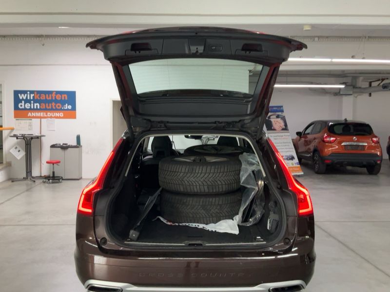 Volvo V90 Cross Country 2.0 D5 AWD 2017 – снимка 16