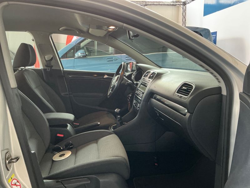 Volkswagen Golf VI 1.2 TSI Comfortline BlueMotion Tech 2010 – снимка 3
