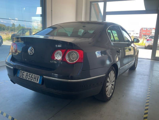 Volkswagen Passat 2.0 TDI Highline 2006 – снимка 2