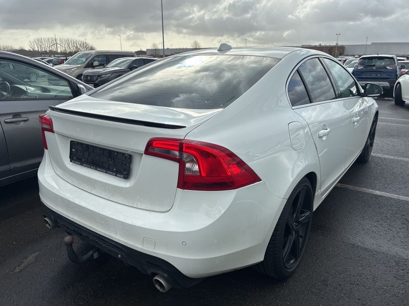 Volvo S60 2.0 D4 Kinetic 2014 – снимка 5
