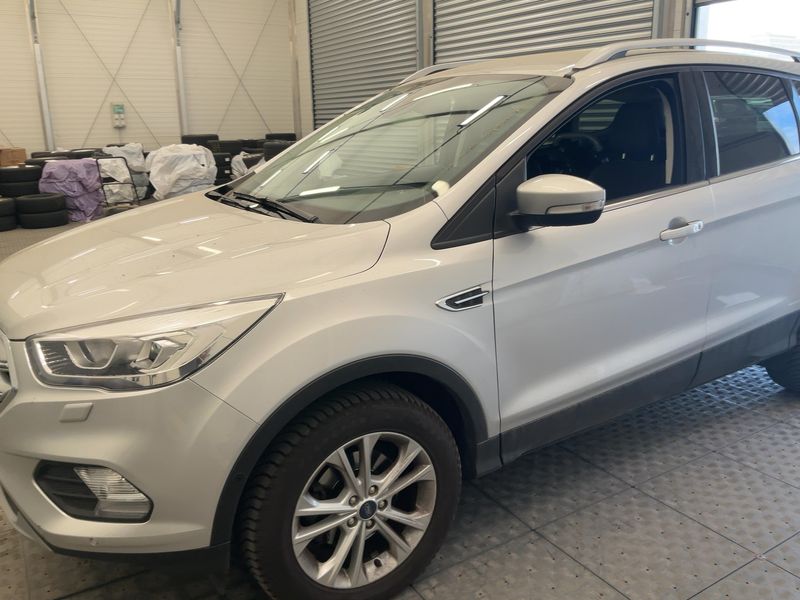 Ford Kuga 1.5 EcoBoost Titanium 2019 – снимка 2