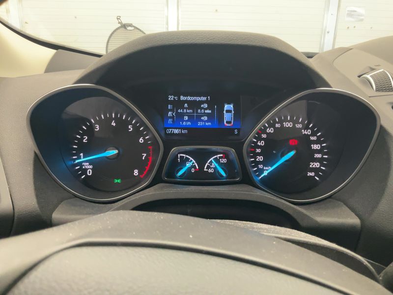 Ford Kuga 1.5 EcoBoost Titanium 2019 – снимка 18