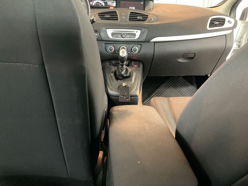 Renault Scenic 1.5 dCi Life 2014 – снимка 32