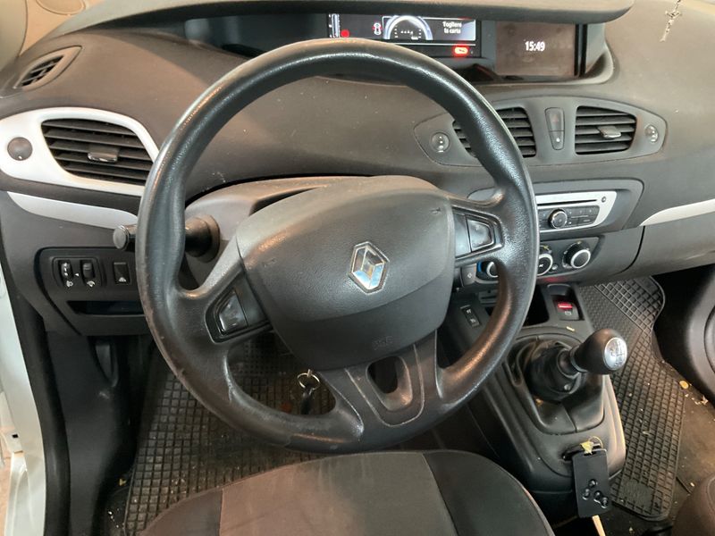 Renault Scenic 1.5 dCi Life 2014 – снимка 31