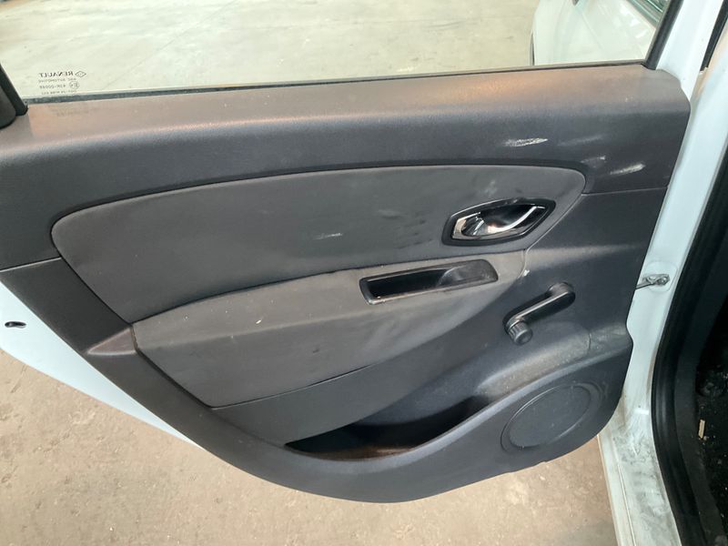Renault Scenic 1.5 dCi Life 2014 – снимка 29