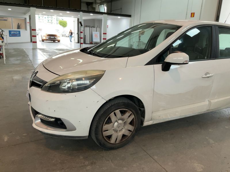 Renault Scenic 1.5 dCi Life 2014 – снимка 2