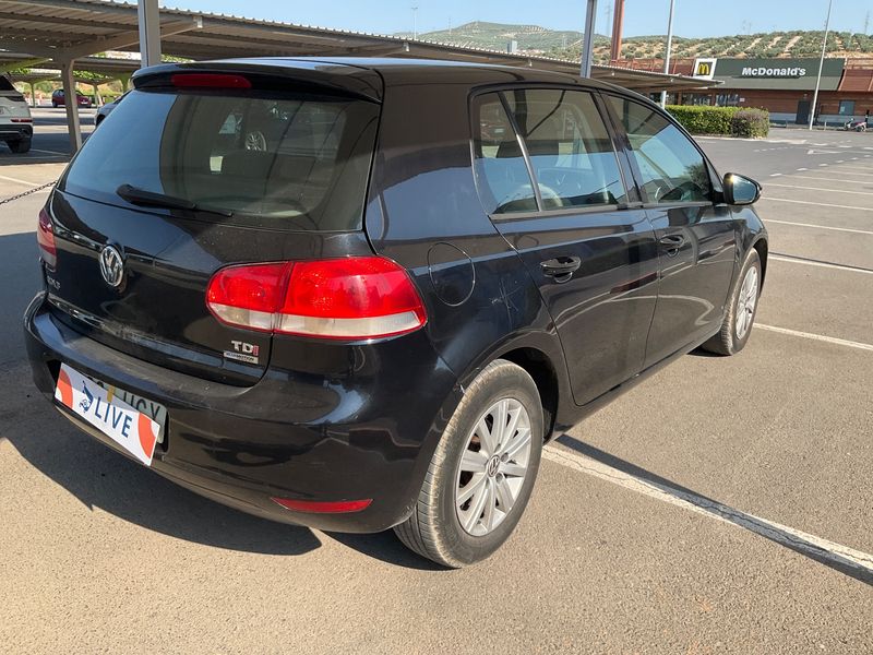 Volkswagen Golf VI 1.6 TDI Advance BlueMotion Tech 2011 – снимка 2
