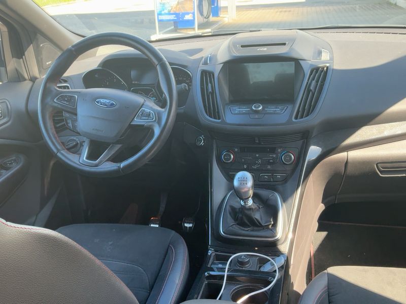 Ford Kuga 1.5 TDCi ST-Line 2018 – снимка 17