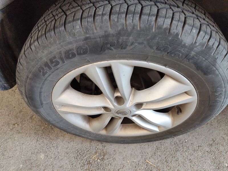 Nissan Qashqai+2 2.0 dCi Tekna 2011 – снимка 21