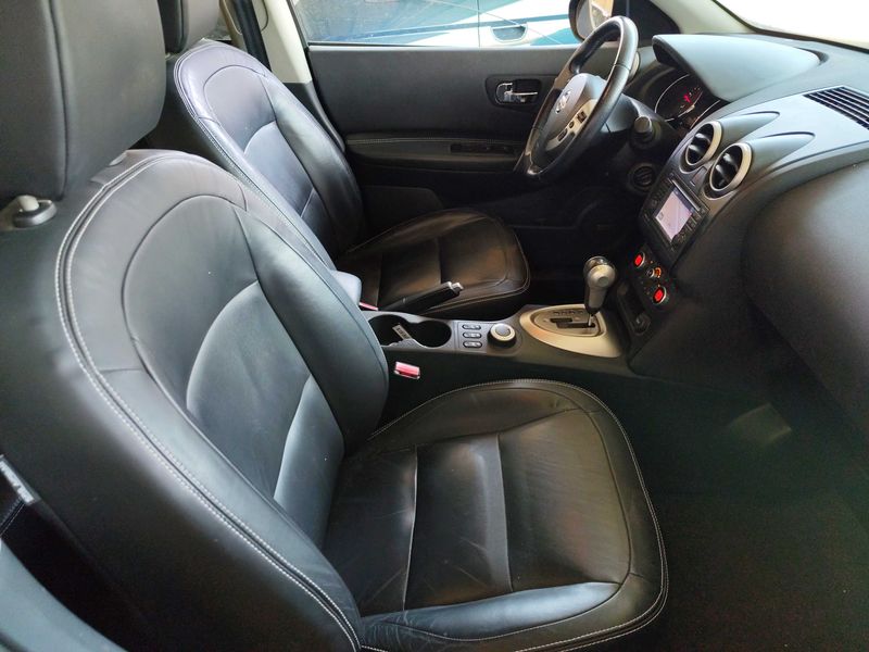 Nissan Qashqai+2 2.0 dCi Tekna 2011 – снимка 10