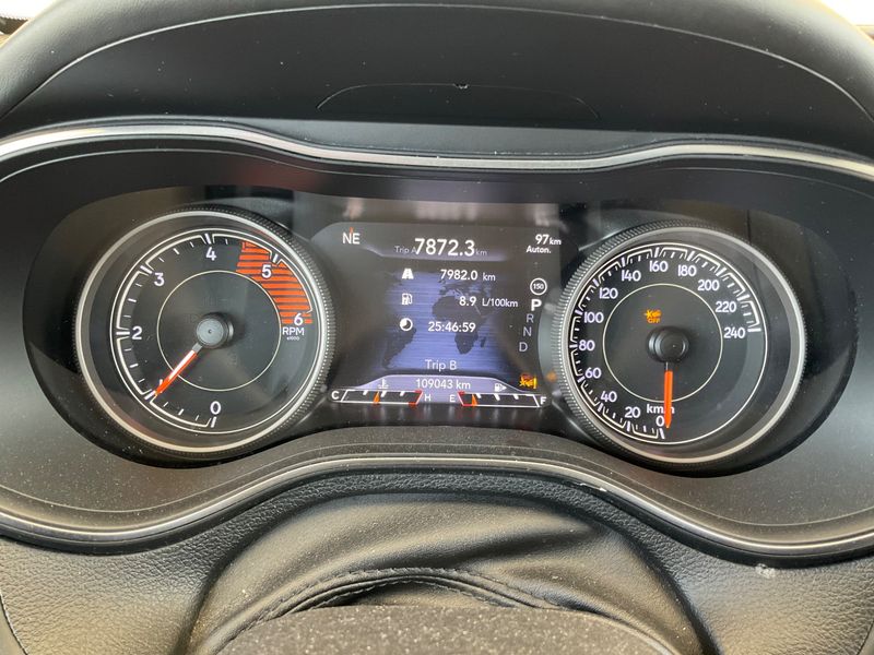 Jeep Cherokee 2.2 M-Jet Overland 4x4 2019 – снимка 24
