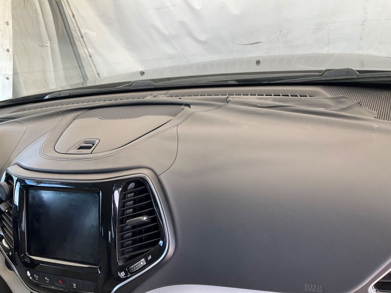 Jeep Cherokee 2.2 M-Jet Overland 4x4 2019 – снимка 23