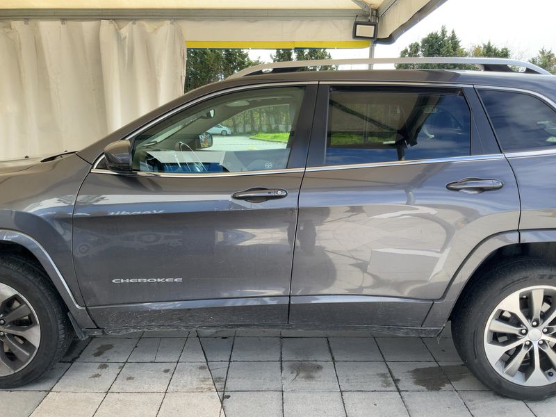 Jeep Cherokee 2.2 M-Jet Overland 4x4 2019 – снимка 4