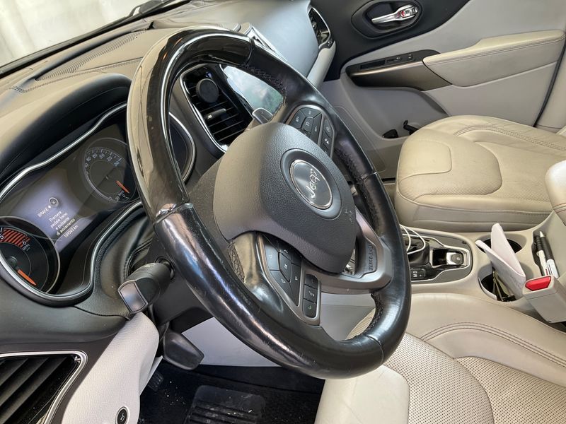 Jeep Cherokee 2.2 M-Jet Overland 4x4 2019 – снимка 21