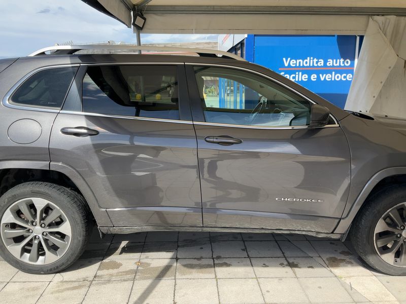 Jeep Cherokee 2.2 M-Jet Overland 4x4 2019 – снимка 10