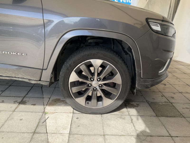 Jeep Cherokee 2.2 M-Jet Overland 4x4 2019 – снимка 11