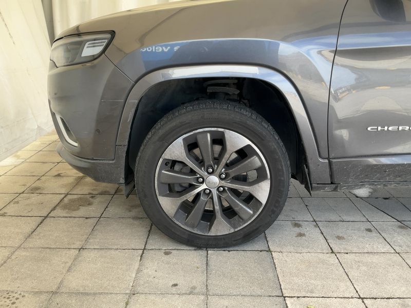 Jeep Cherokee 2.2 M-Jet Overland 4x4 2019 – снимка 3