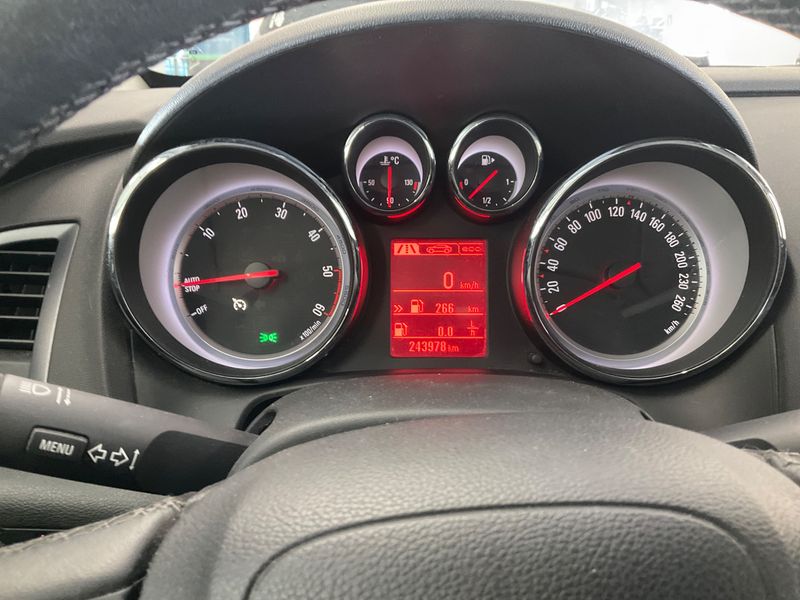 Opel Astra 1.6 CDTI DPF Edition 2014 – снимка 4