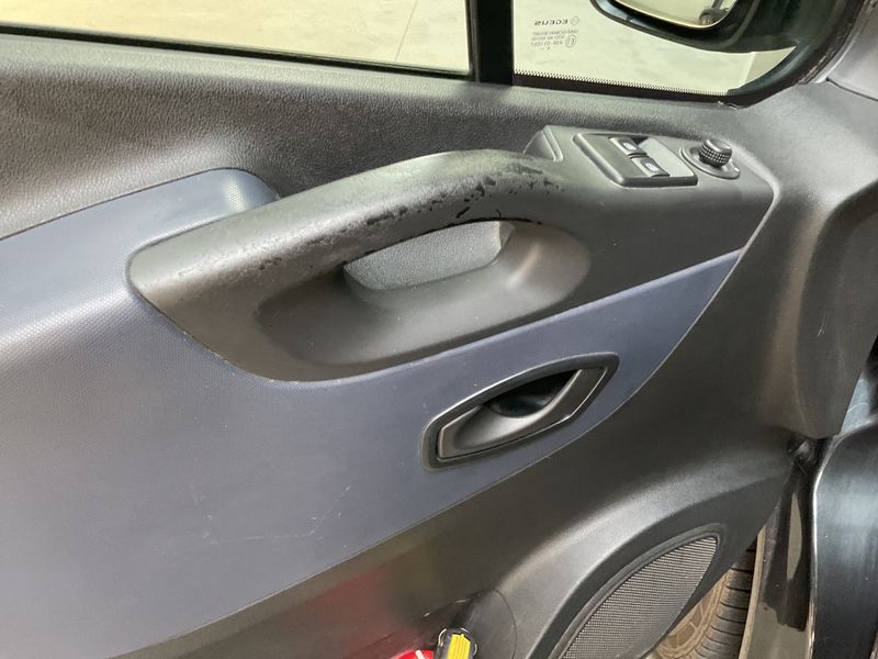 Opel Vivaro 1.6 CDTI Biturbo Combi L1H1 2,7t 2017 – снимка 28
