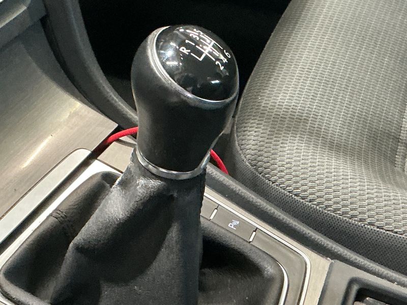 Volkswagen Golf VII 2.0 TDI Comfortline BlueMotion Tech 2013 – снимка 25