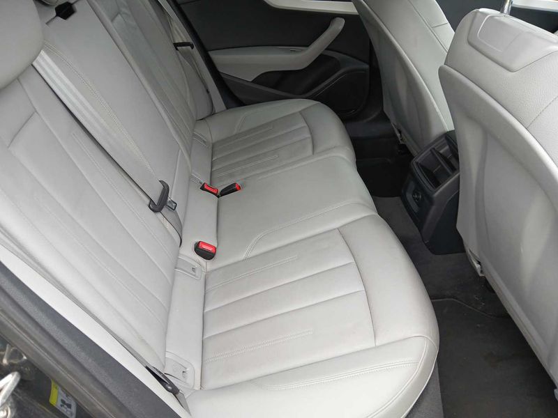 Audi A4 2.0 TDI ultra 2016 – снимка 14