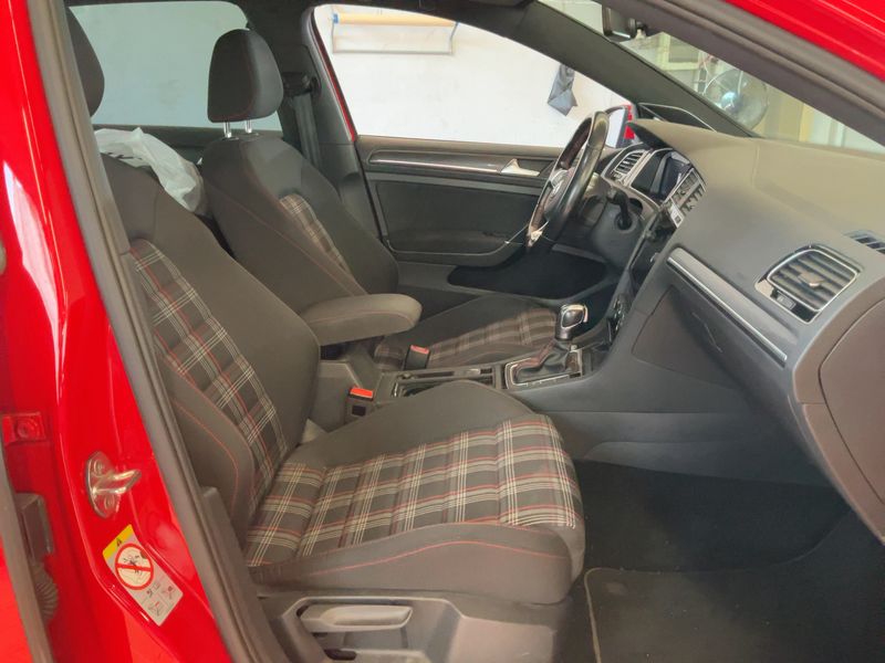 Volkswagen Golf VII 2.0 TSI GTI Performance BlueMotion Tech 2019 – снимка 17