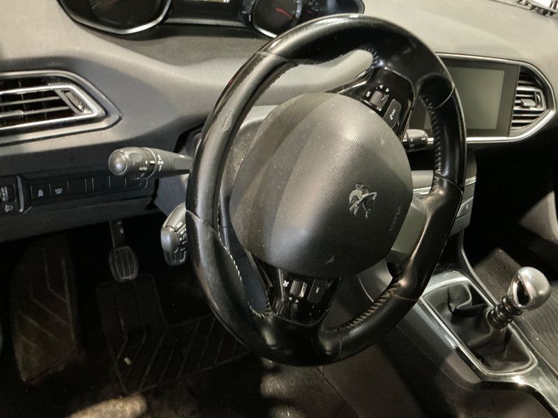 Peugeot 308 1.6 Blue-HDi Access Business 2017 – снимка 27