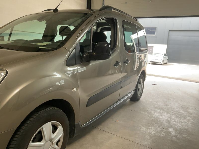 Citroen Berlingo 1.6 Blue-HDi XTR 2016 – снимка 2