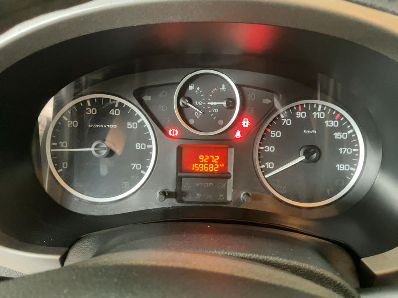Citroen Berlingo 1.6 Blue-HDi XTR 2016 – снимка 18