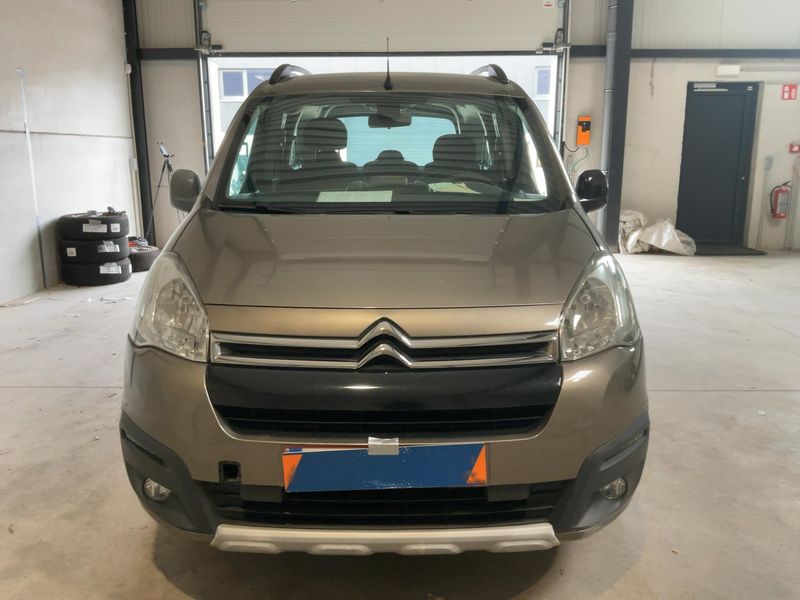 Citroen Berlingo 1.6 Blue-HDi XTR 2016 – снимка 14